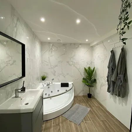 Apartment Capsule Groovy-jacuzzi-sauna-billard-netflix- Nintendo Switch & Jeux Mons