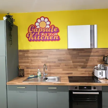 Capsule Groovy-jacuzzi-sauna-billard-netflix- Nintendo Switch & Jeux アパート *