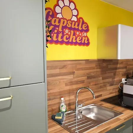 Capsule Groovy-jacuzzi-sauna-billard-netflix- Nintendo Switch & Jeux Lägenhet