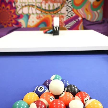 Capsule Groovy-jacuzzi-sauna-billard-netflix- Nintendo Switch & Jeux Lägenhet Mons