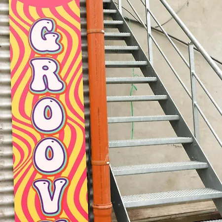 Capsule Groovy-jacuzzi-sauna-billard-netflix- Nintendo Switch & Jeux