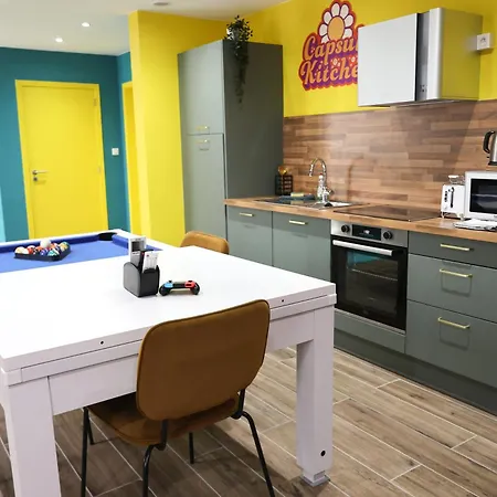 Capsule Groovy-jacuzzi-sauna-billard-netflix- Nintendo Switch & Jeux Apartment *
